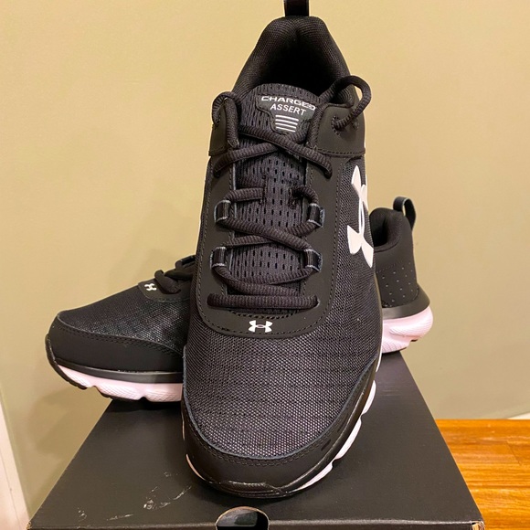 Under Armour Men's Charged Assert 8 Running Shoe. Brand New in original box.